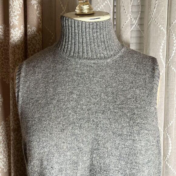 Womens Chicos mock turtleneck sleeveless top. Chicos Size 2 (medium) - Picture 2 of 8